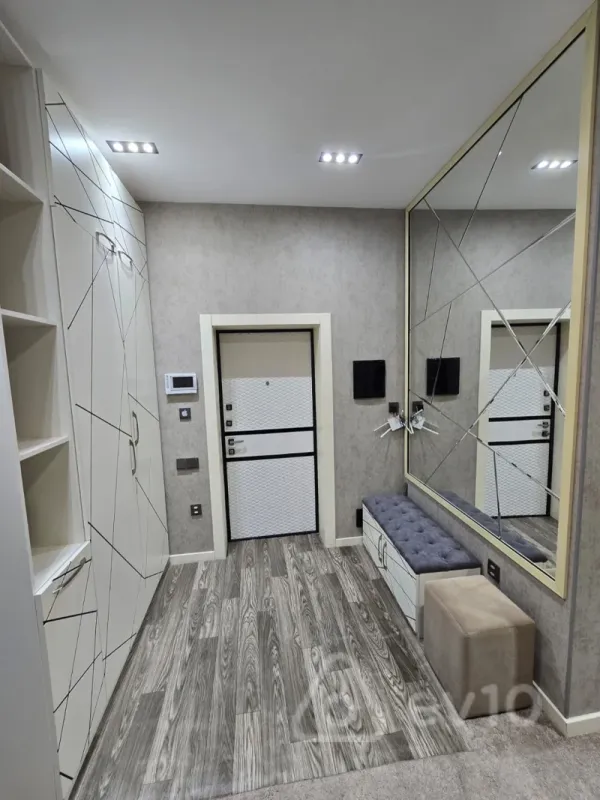 Kirayə verilir 4 otaqlı yeni tikili 150 m²