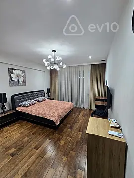 Kirayə verilir 4 otaqlı yeni tikili 150 m²
