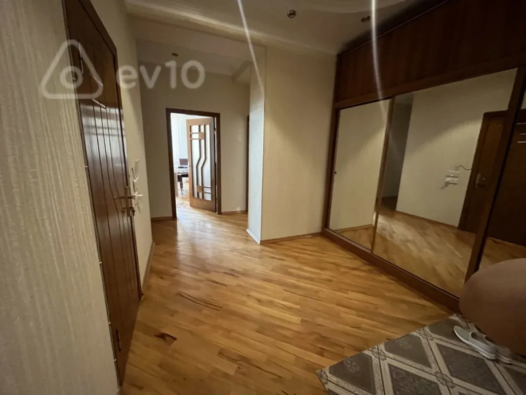 Kirayə verilir 2 otaqlı yeni tikili 90 m²