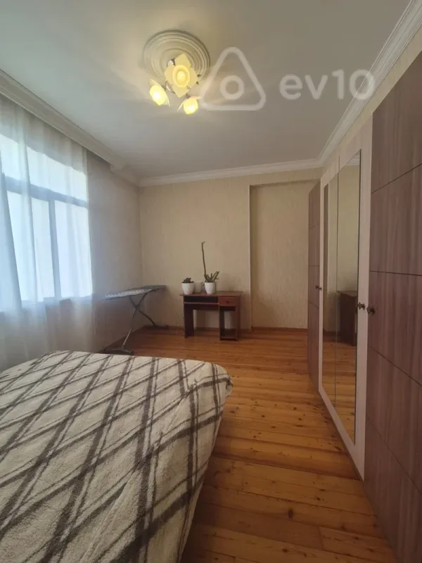 Kirayə verilir 3 otaqlı yeni tikili 90 m²