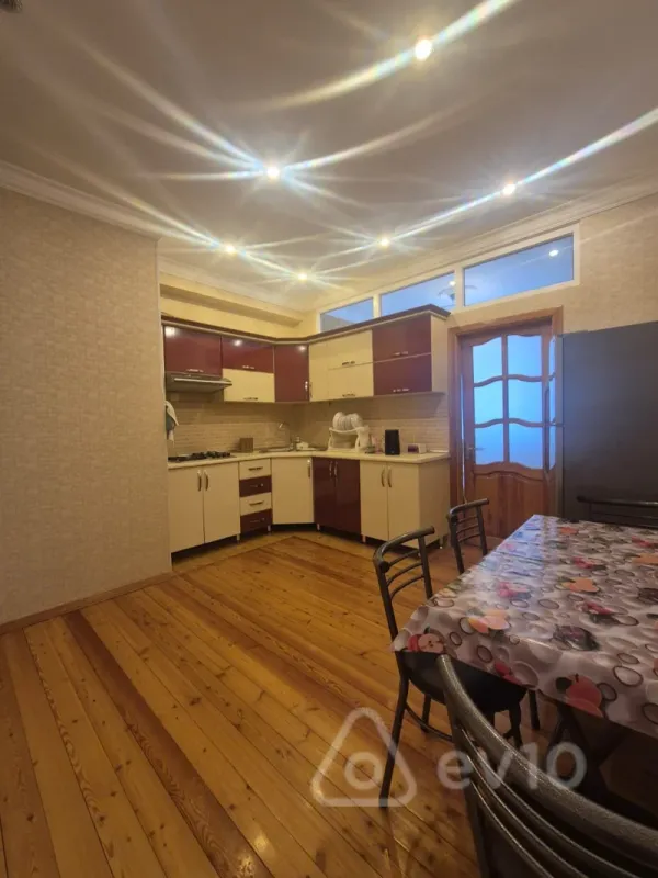 Kirayə verilir 3 otaqlı yeni tikili 90 m²