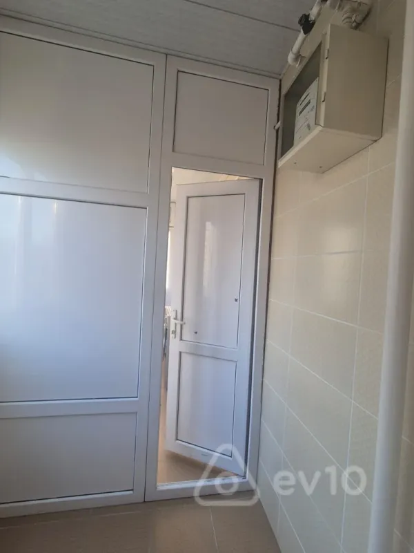 Kirayə verilir 3 otaqlı yeni tikili 90 m²