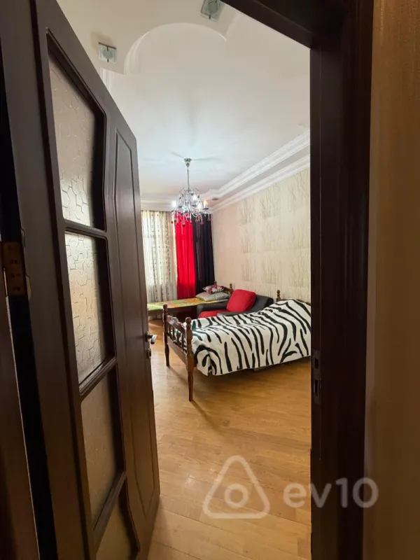 Kirayə verilir 3 otaqlı yeni tikili 90 m²