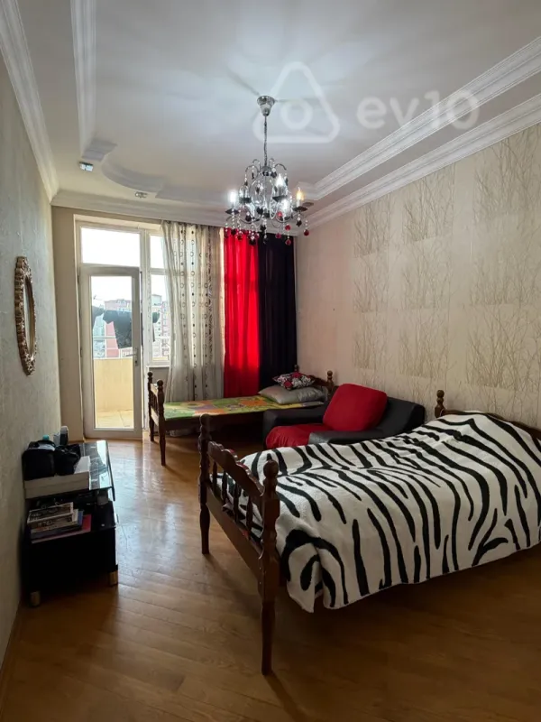 Kirayə verilir 3 otaqlı yeni tikili 90 m²