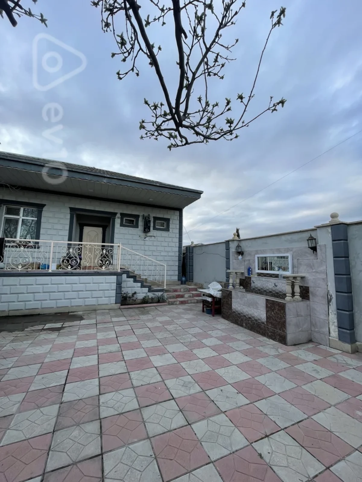 Satılır 4 otaqlı həyət evi 120 m²
