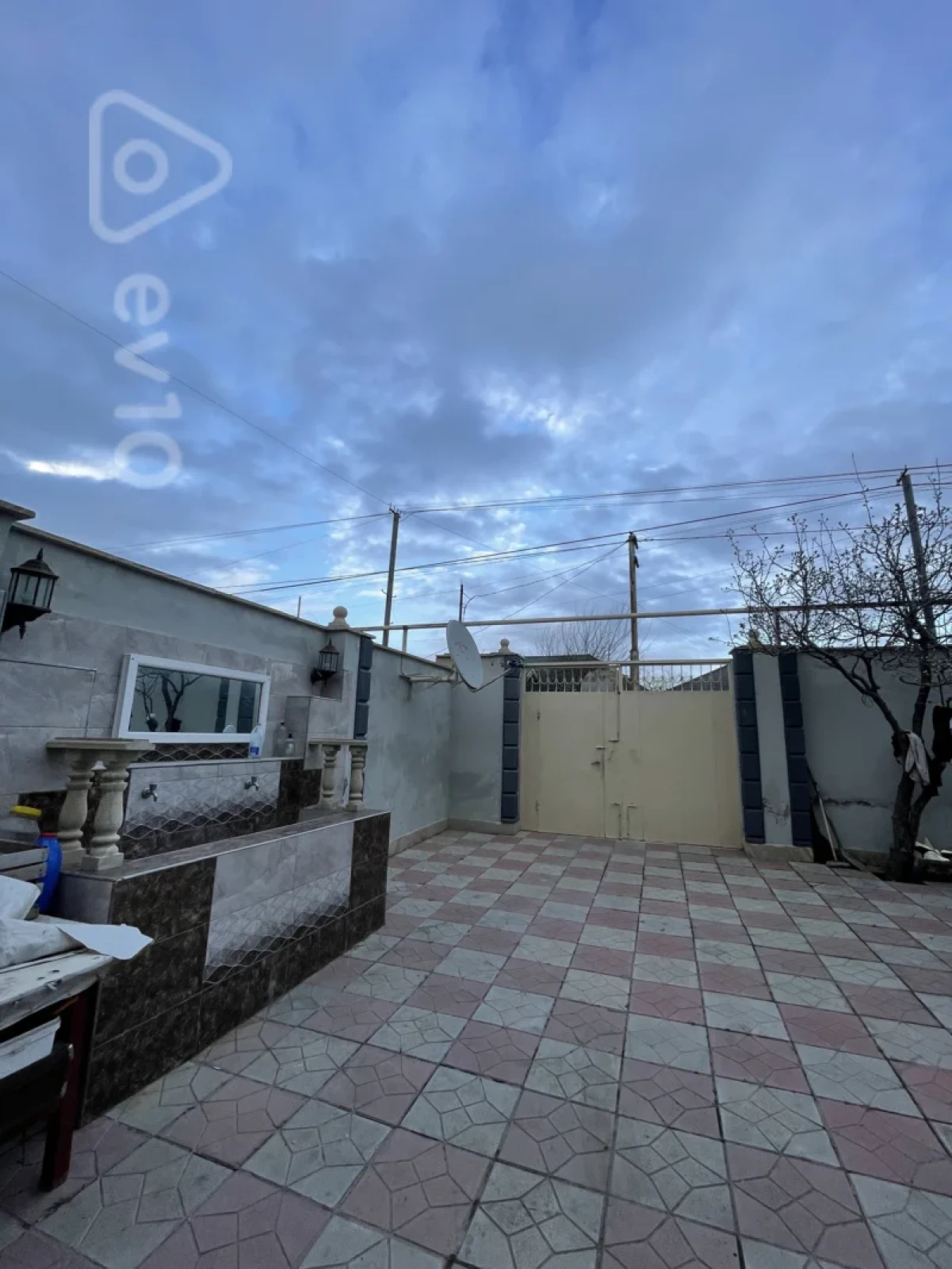 Satılır 4 otaqlı həyət evi 120 m²