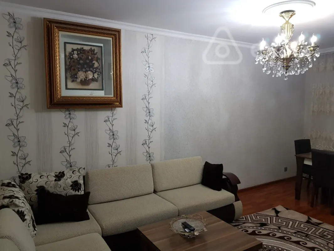 Kirayə verilir 3 otaqlı köhnə tikili 80 m²