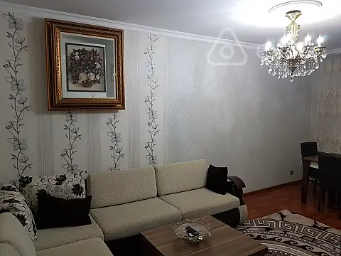 Kirayə verilir 3 otaqlı köhnə tikili 80 m²