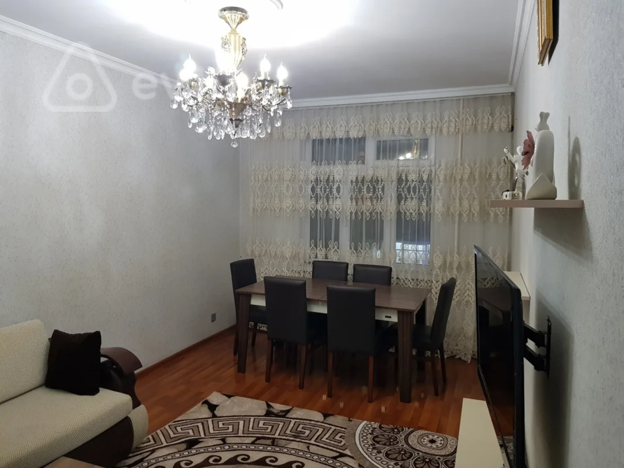 Kirayə verilir 3 otaqlı köhnə tikili 80 m²