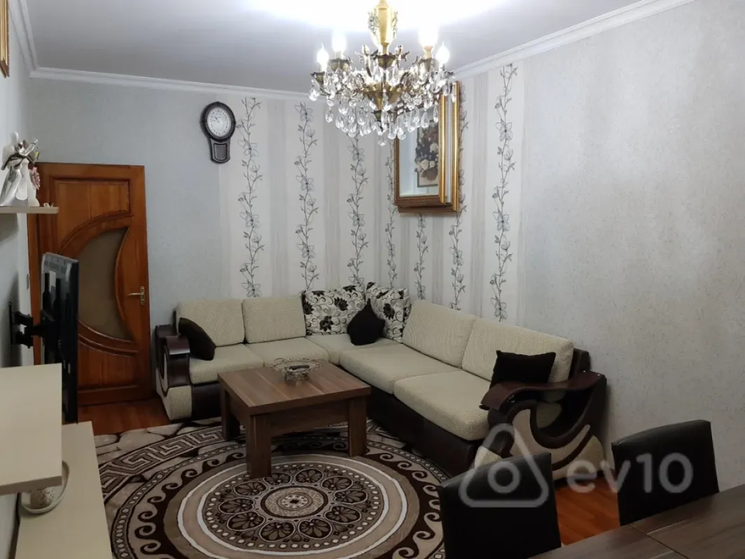 Kirayə verilir 3 otaqlı köhnə tikili 80 m²