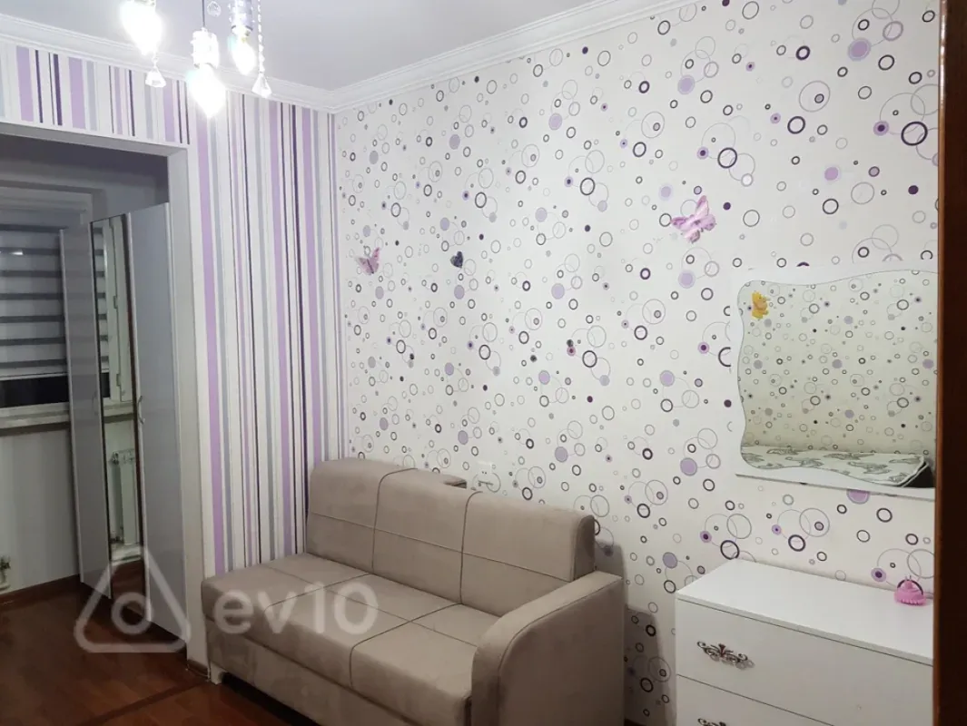 Kirayə verilir 3 otaqlı köhnə tikili 80 m²