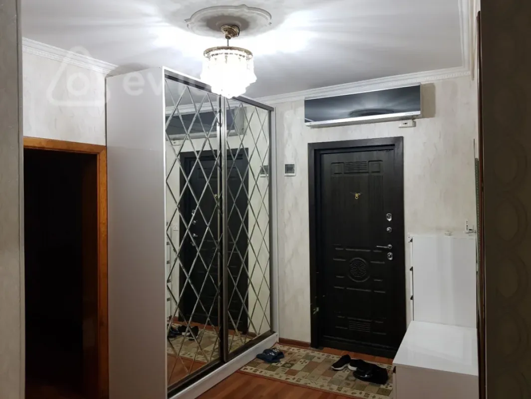 Kirayə verilir 3 otaqlı köhnə tikili 80 m²