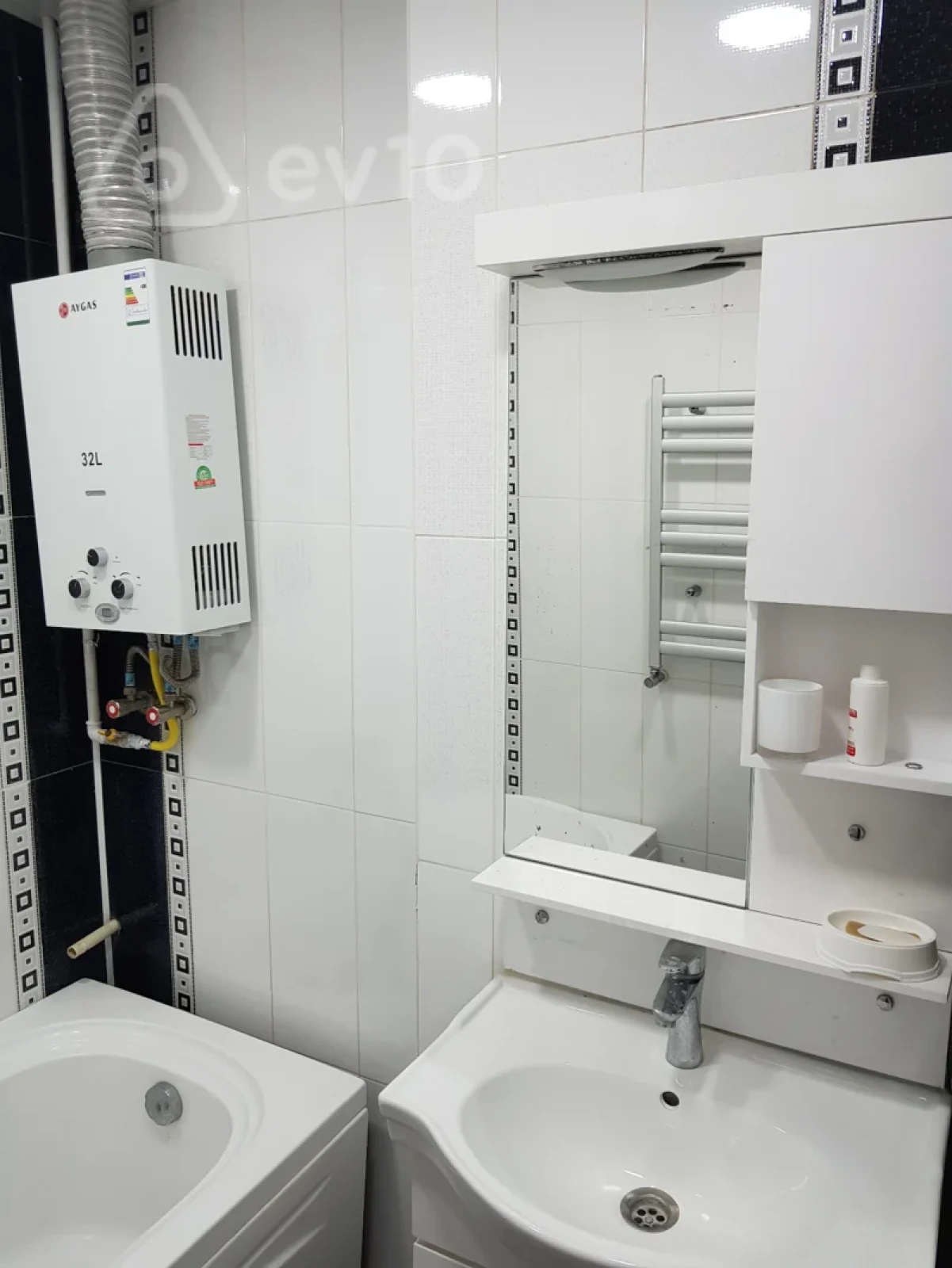 Kirayə verilir 3 otaqlı köhnə tikili 80 m²