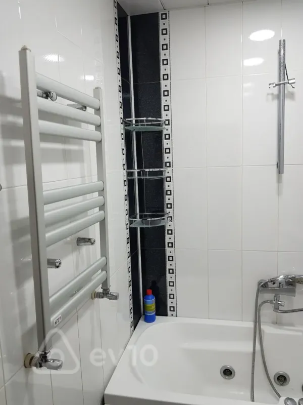 Kirayə verilir 3 otaqlı köhnə tikili 80 m²