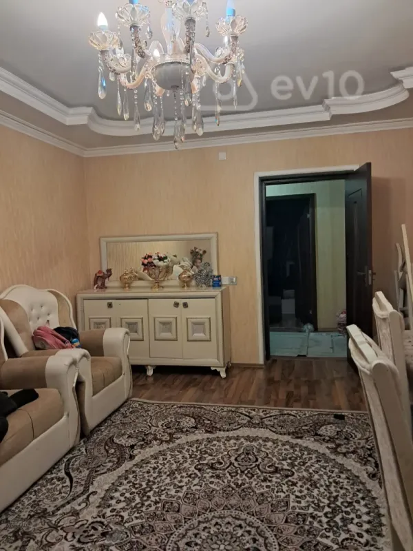 Kirayə verilir 3 otaqlı köhnə tikili 70 m²