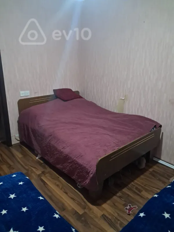 Kirayə verilir 3 otaqlı köhnə tikili 70 m²