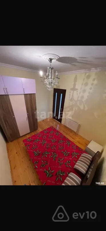 Kirayə verilir 2 otaqlı köhnə tikili 94 m²