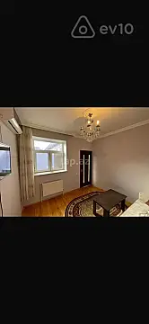 Kirayə verilir 2 otaqlı köhnə tikili 94 m²