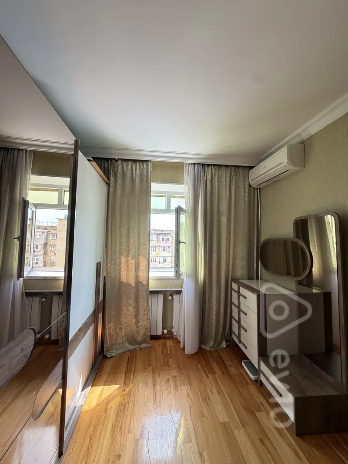 Satılır 3 otaqlı köhnə tikili 82 m²