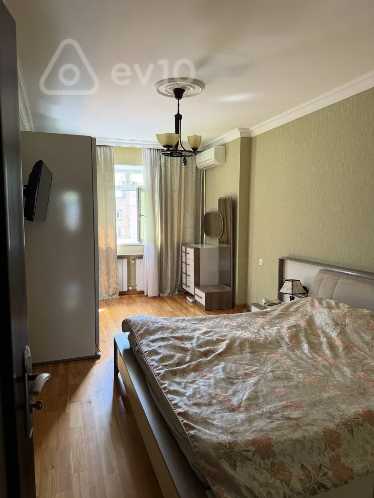 Satılır 3 otaqlı köhnə tikili 82 m²