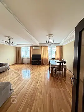 Satılır 3 otaqlı köhnə tikili 82 m²