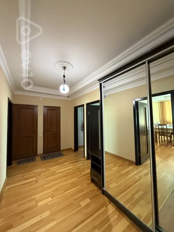 Satılır 3 otaqlı köhnə tikili 82 m²