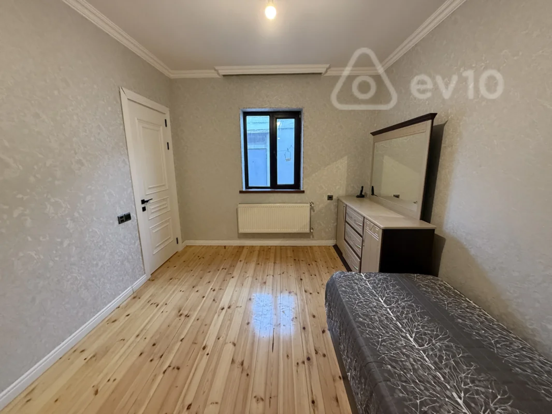 Satılır 4 otaqlı həyət evi 100 m²