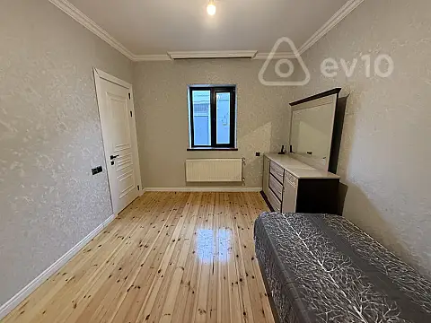 Satılır 4 otaqlı həyət evi 100 m²