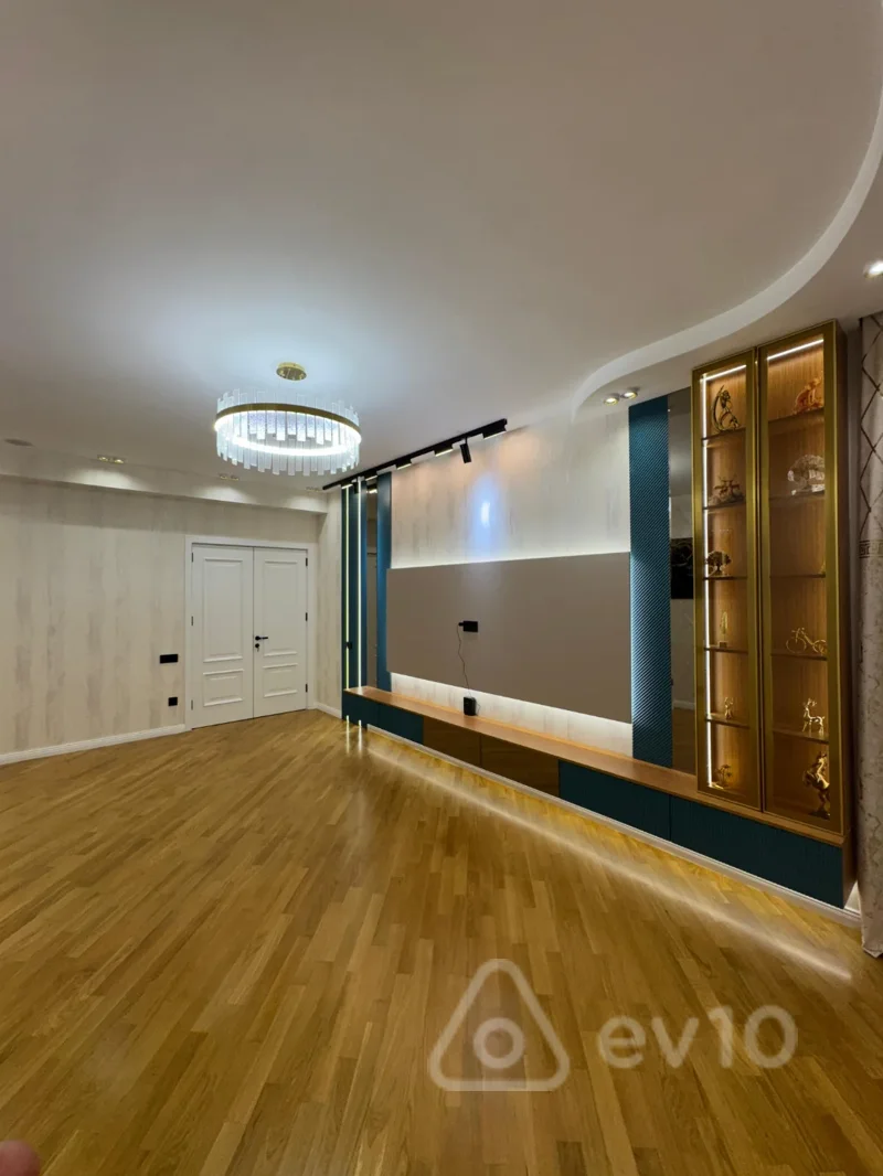 Satılır 3 otaqlı yeni tikili 136 m²