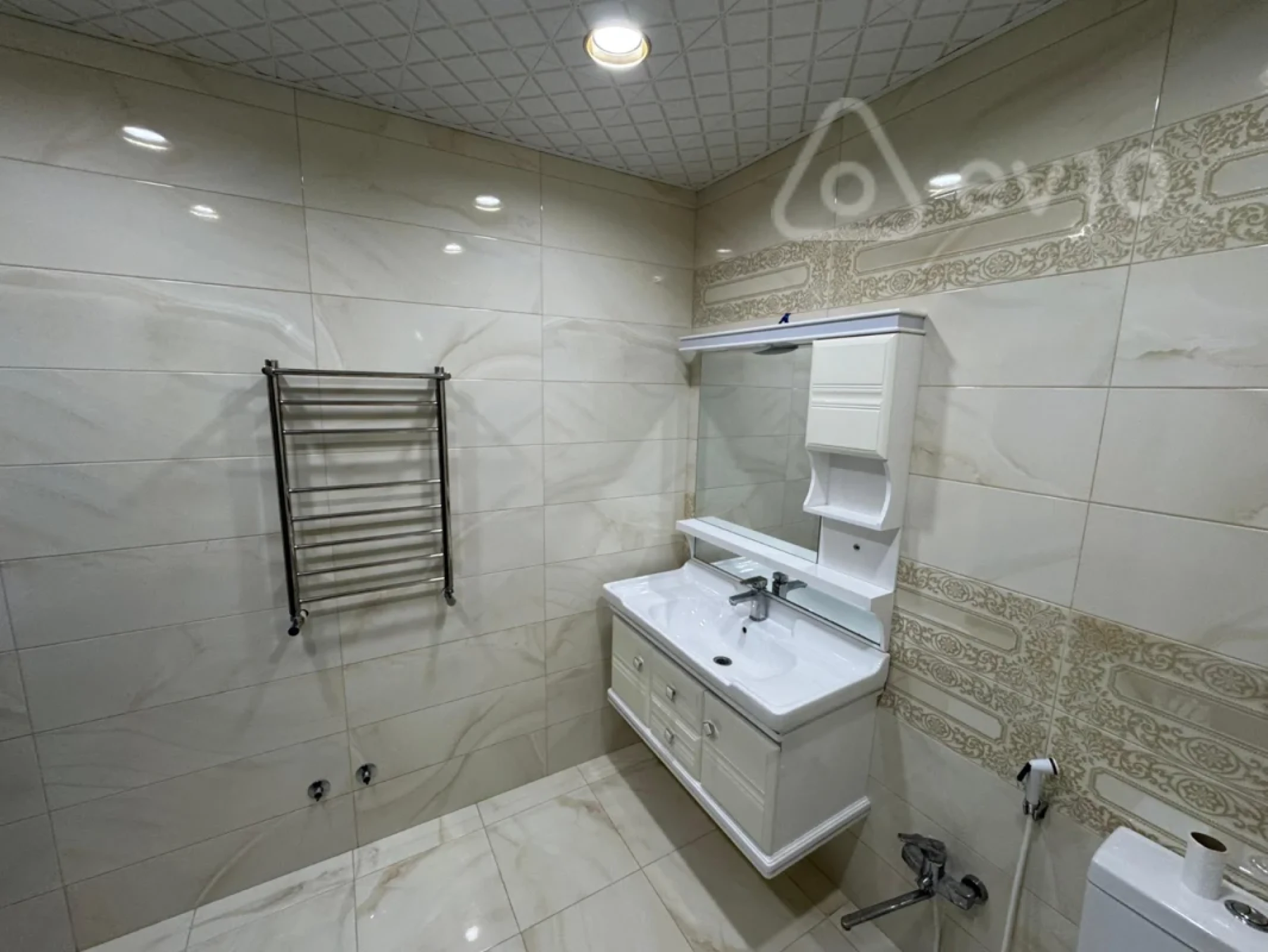 Kirayə verilir 2 otaqlı yeni tikili 75 m²