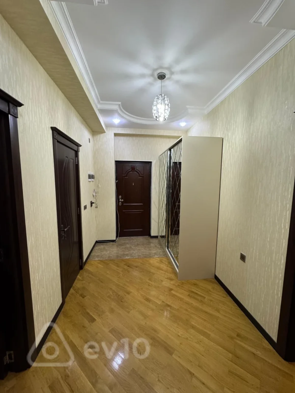 Kirayə verilir 2 otaqlı yeni tikili 75 m²
