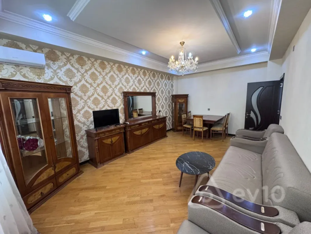 Kirayə verilir 2 otaqlı yeni tikili 75 m²