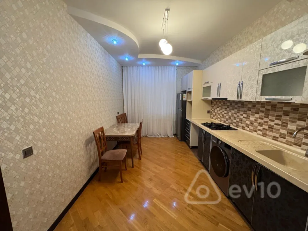 Kirayə verilir 2 otaqlı yeni tikili 75 m²