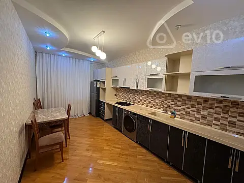 Kirayə verilir 2 otaqlı yeni tikili 75 m²