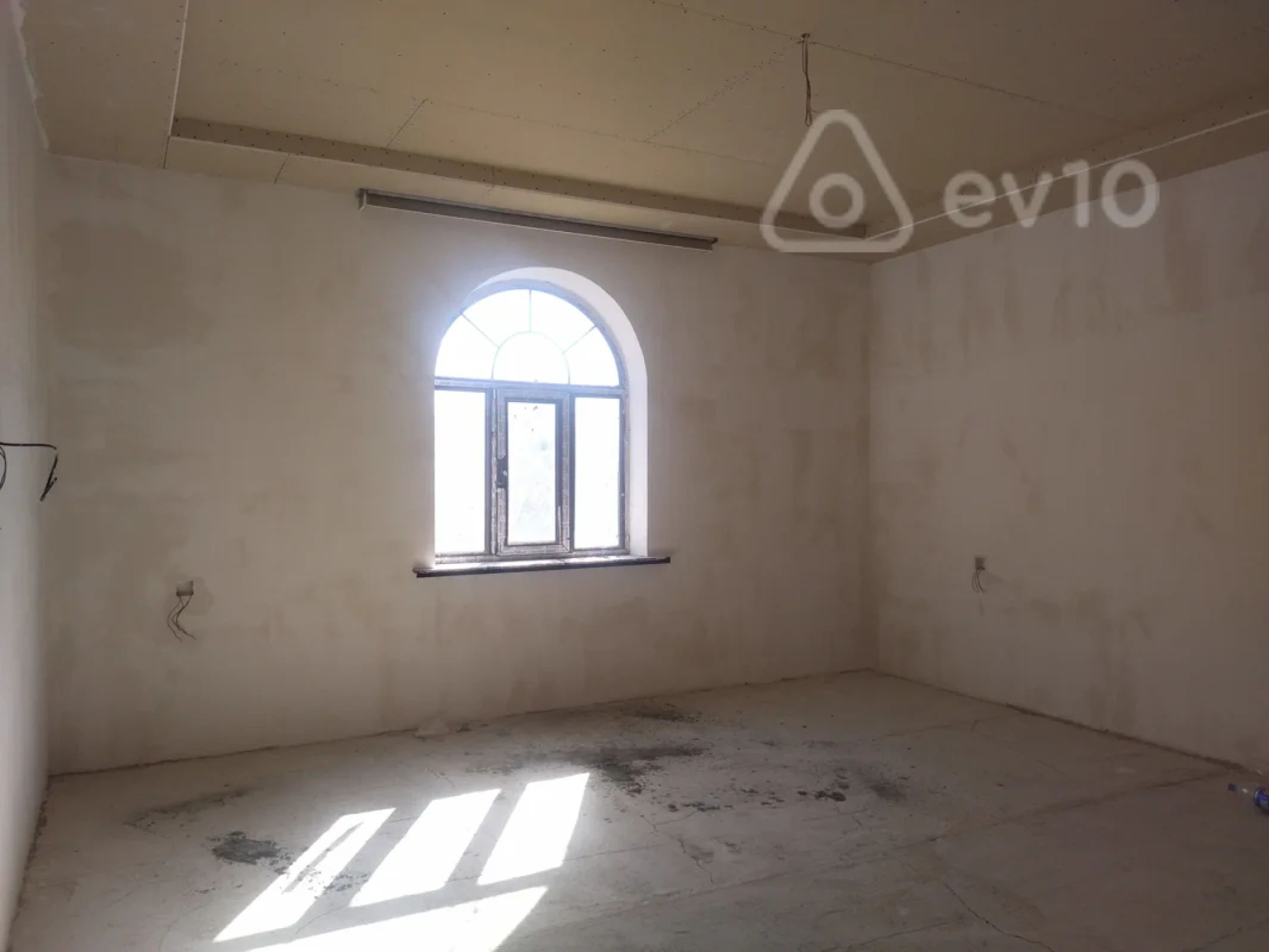 Satılır 6 otaqlı həyət evi 170 m²