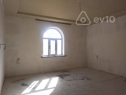 Satılır 6 otaqlı həyət evi 170 m²