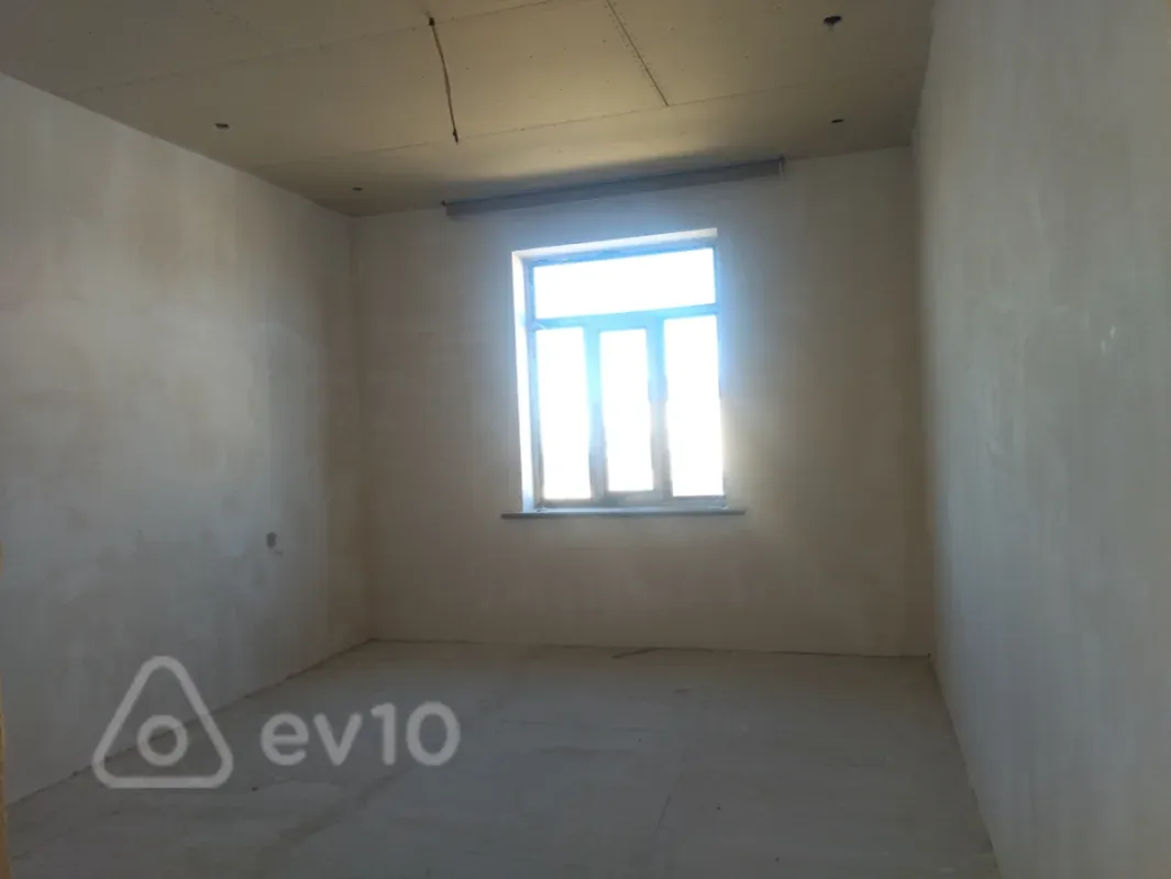 Satılır 6 otaqlı həyət evi 170 m²