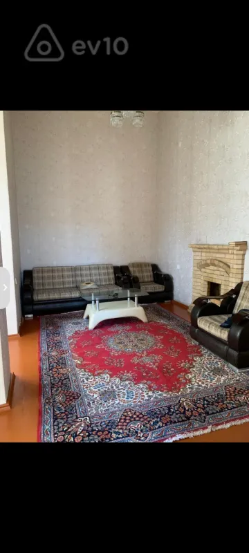 Kirayə verilir 2 otaqlı köhnə tikili 60 m²