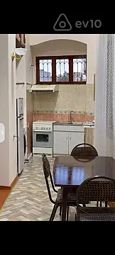 Kirayə verilir 2 otaqlı köhnə tikili 60 m²