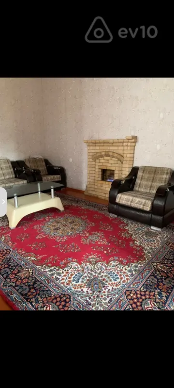 Kirayə verilir 2 otaqlı köhnə tikili 60 m²