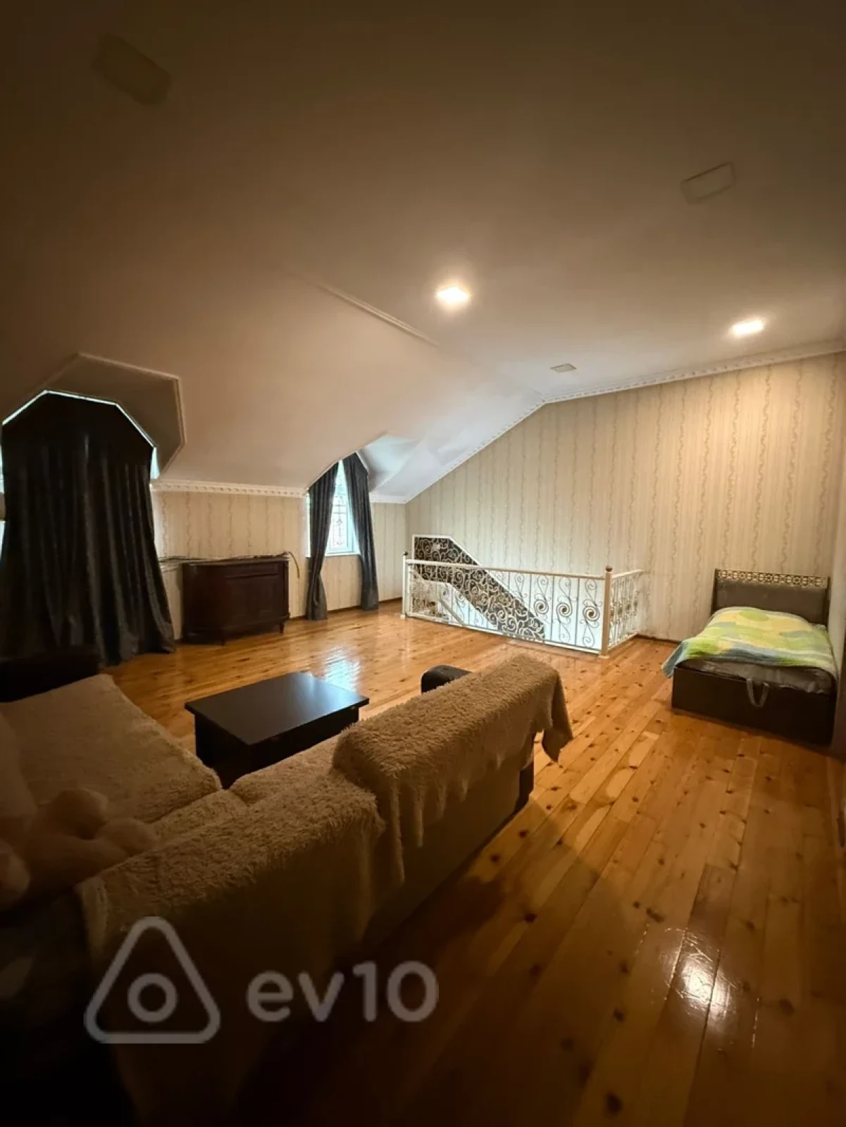 Satılır 3 otaqlı həyət evi 220 m²