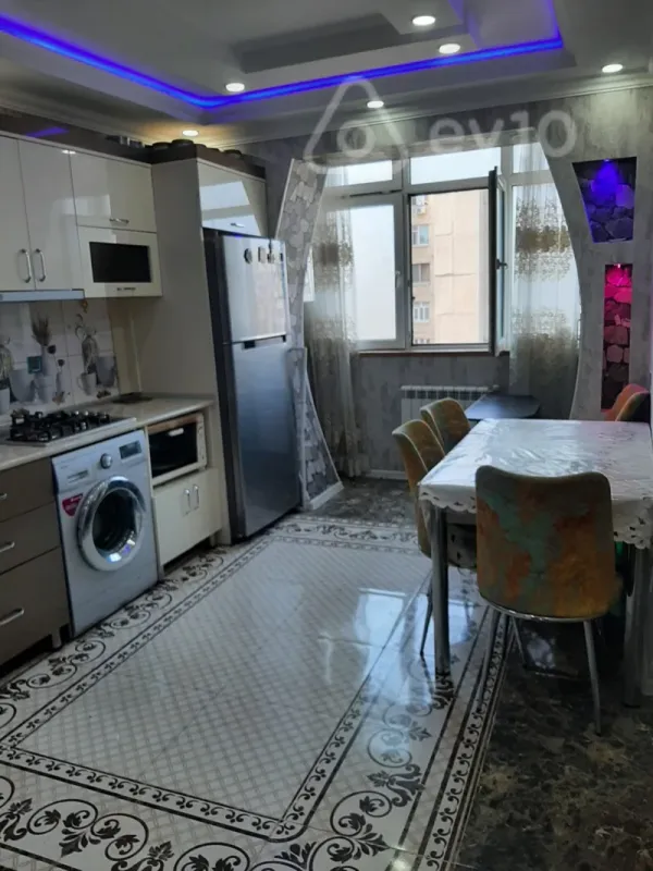Satılır 2 otaqlı köhnə tikili 70 m²