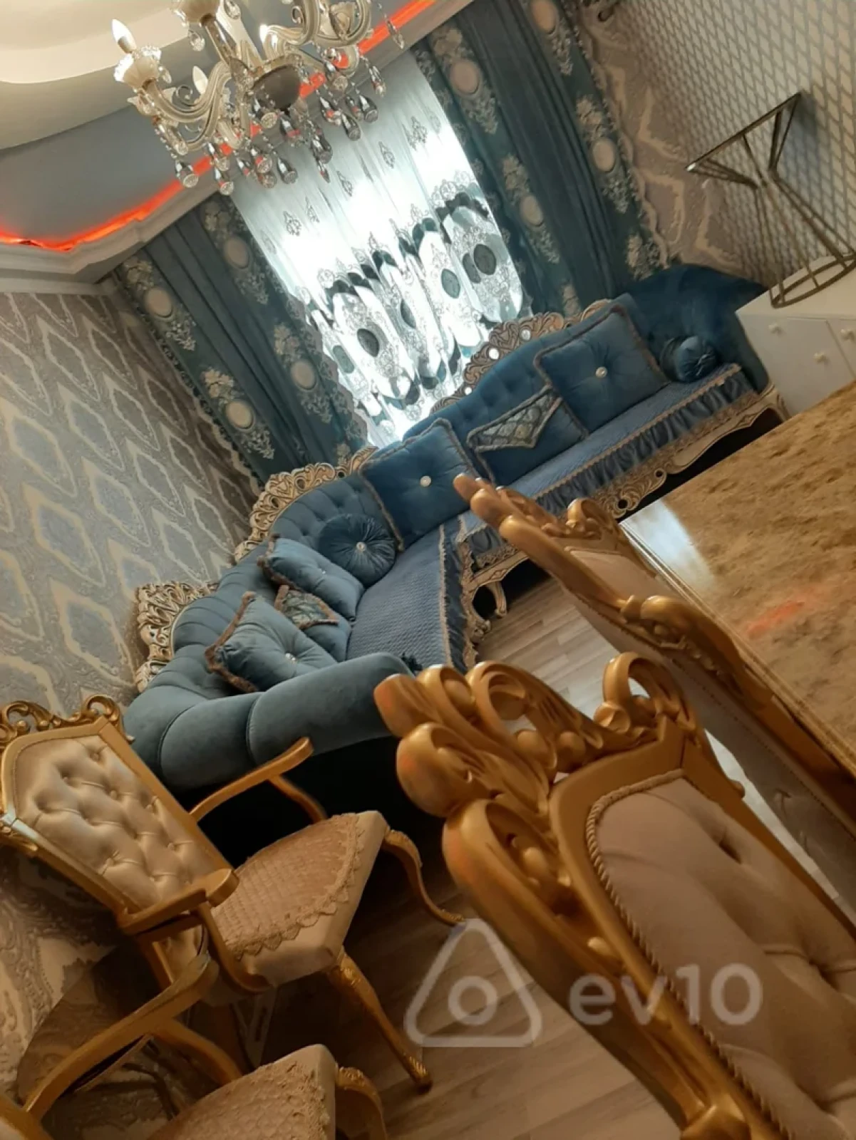 Satılır 2 otaqlı köhnə tikili 70 m²