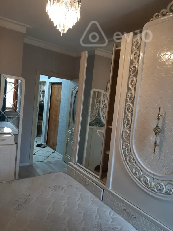 Satılır 2 otaqlı köhnə tikili 70 m²