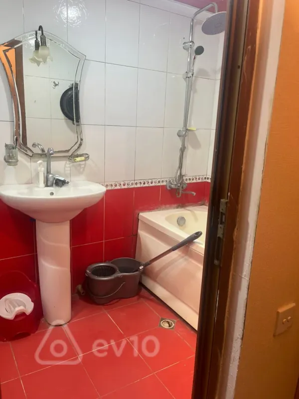 Kirayə verilir 2 otaqlı yeni tikili 55 m²