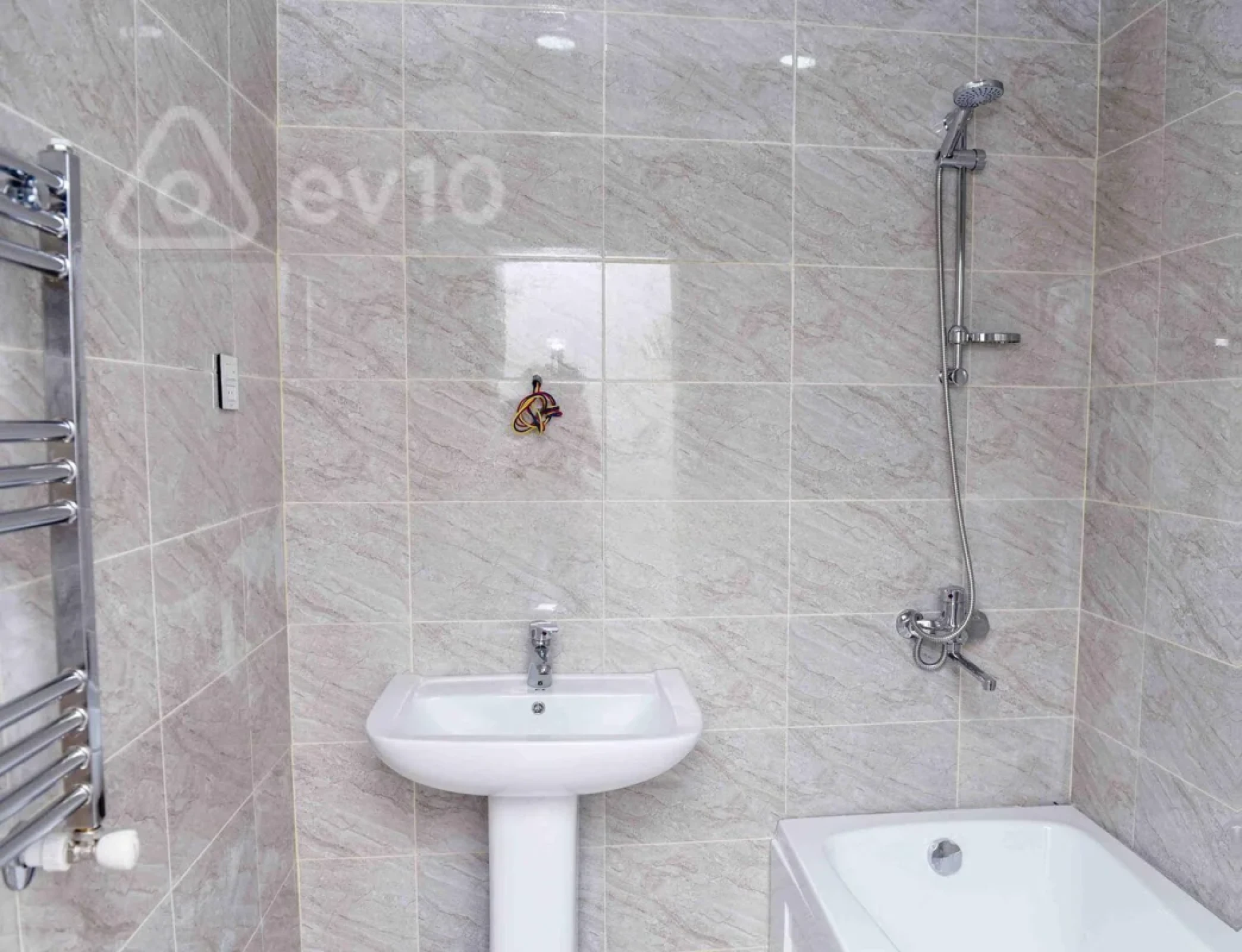 Satılır 2 otaqlı yeni tikili 65 m²