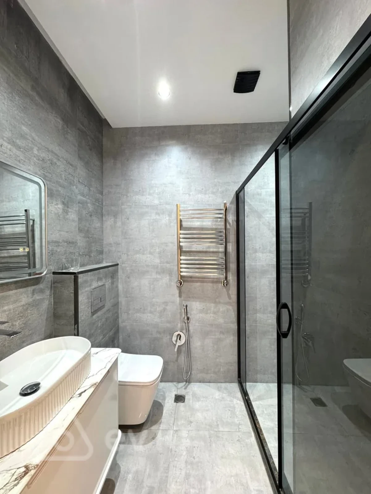 Kirayə verilir 2 otaqlı yeni tikili 77 m²