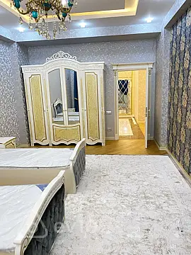 Kirayə verilir 3 otaqlı yeni tikili 170 m²