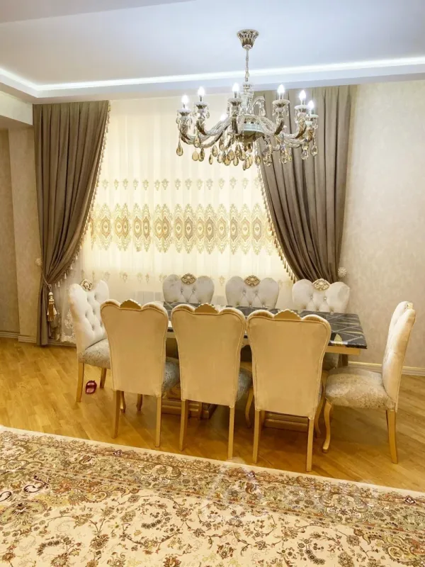Kirayə verilir 3 otaqlı yeni tikili 170 m²
