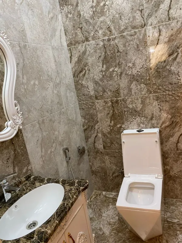 Kirayə verilir 3 otaqlı yeni tikili 170 m²